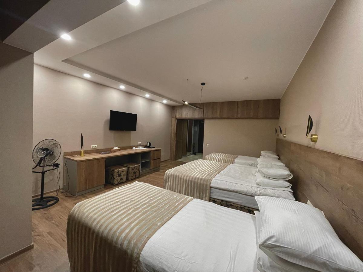 Hotel Gloria Deluxe بوروفوي المظهر الخارجي الصورة