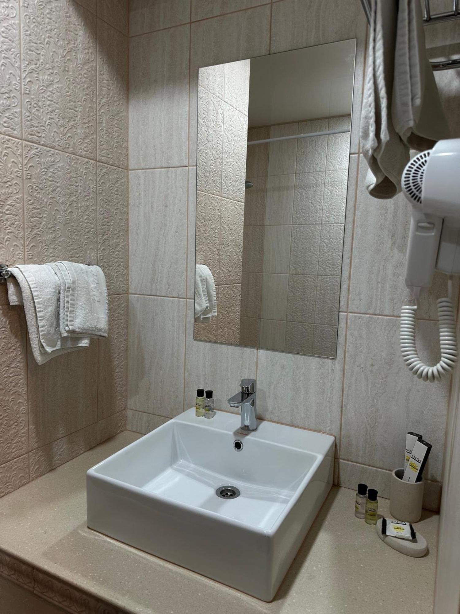 Hotel Gloria Deluxe بوروفوي المظهر الخارجي الصورة